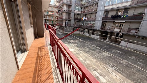Zona Semi-Centrale, Appartamento di 4 Vani Oltre Accessori, Vano Deposito e Box Auto.